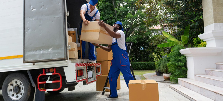 Local movers Dallas–Fort Worth metroplex truck