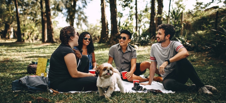 People having a picnic in Woodland Hills, one of the best hidden gems of Dallas–Fort Worth metroplex
